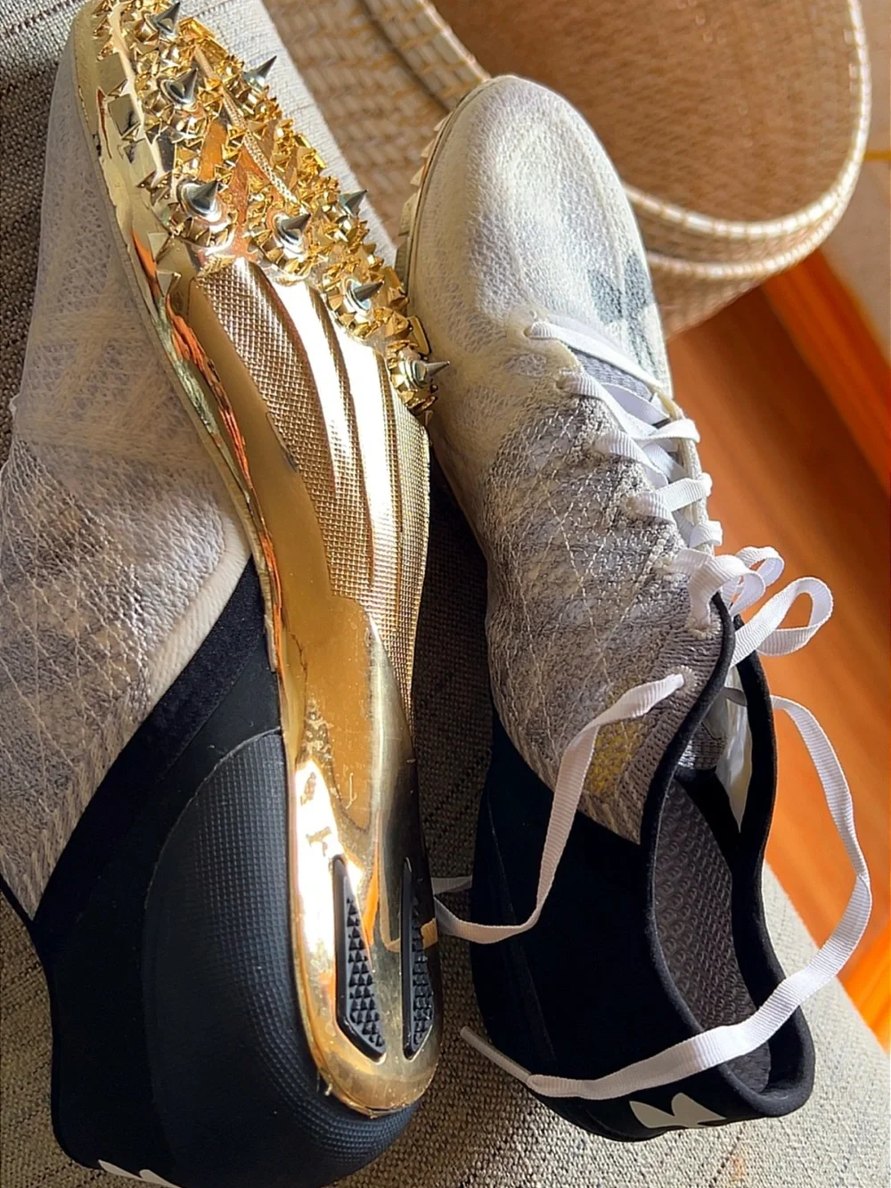 Under Armour SpeedForm Track & Field Racing Spikes White Black Gold 🏃‍♀️✨